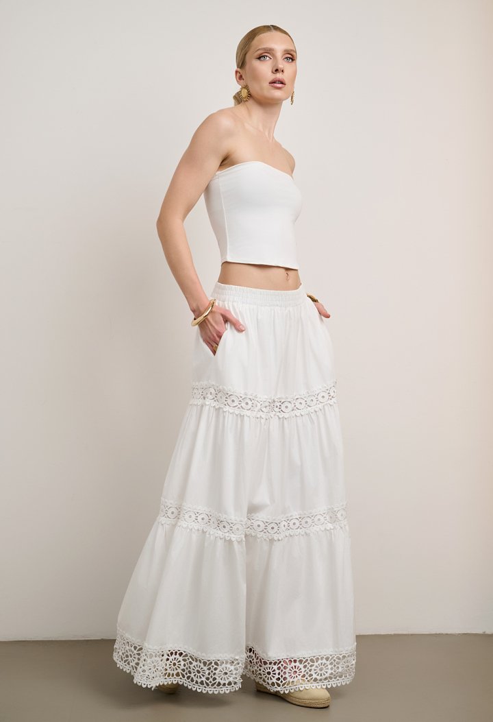 Maxi skirt with lace details