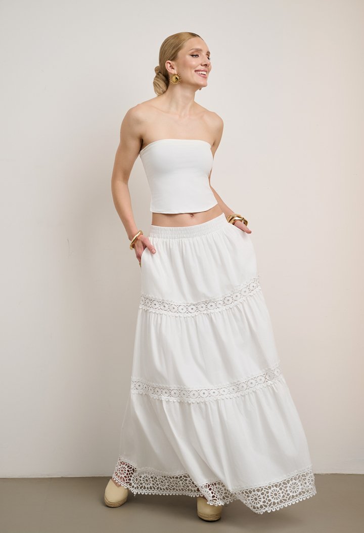 Maxi skirt with lace details