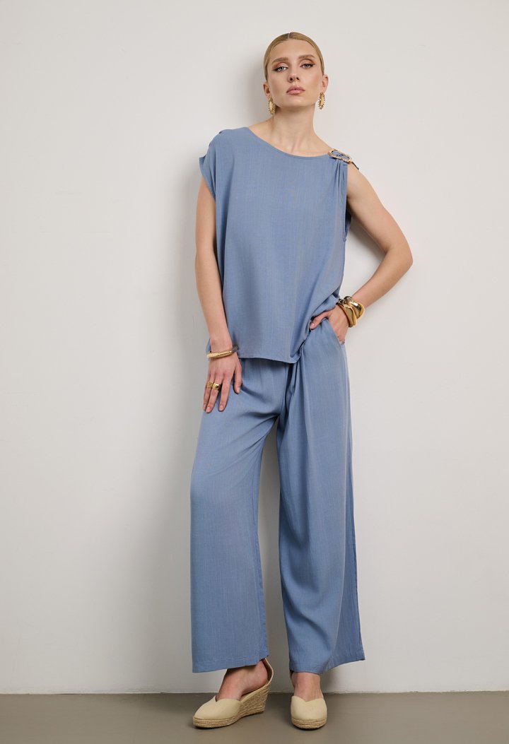 Sleeveless top set with metallic detail and wide-leg trousers