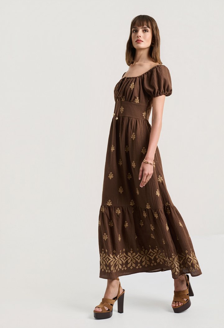 Maxi dress in ecru with embroidery and puff sleeves