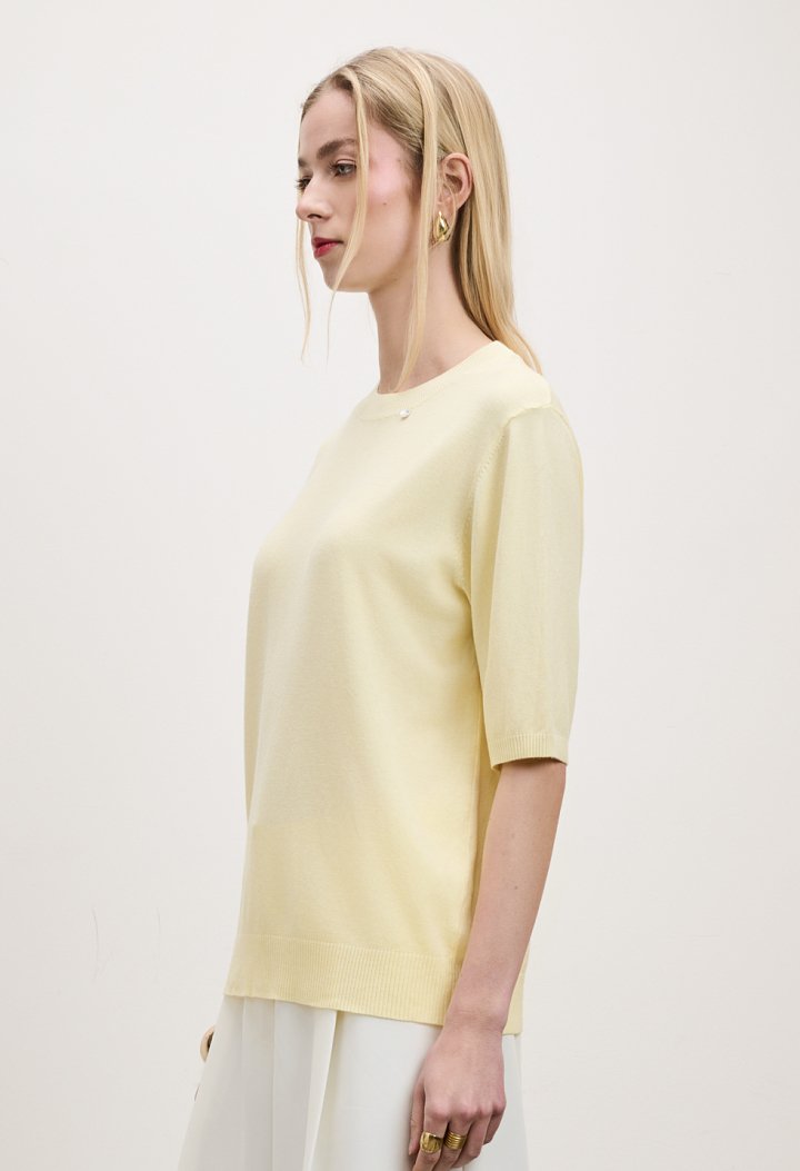 Knitted short-sleeve top