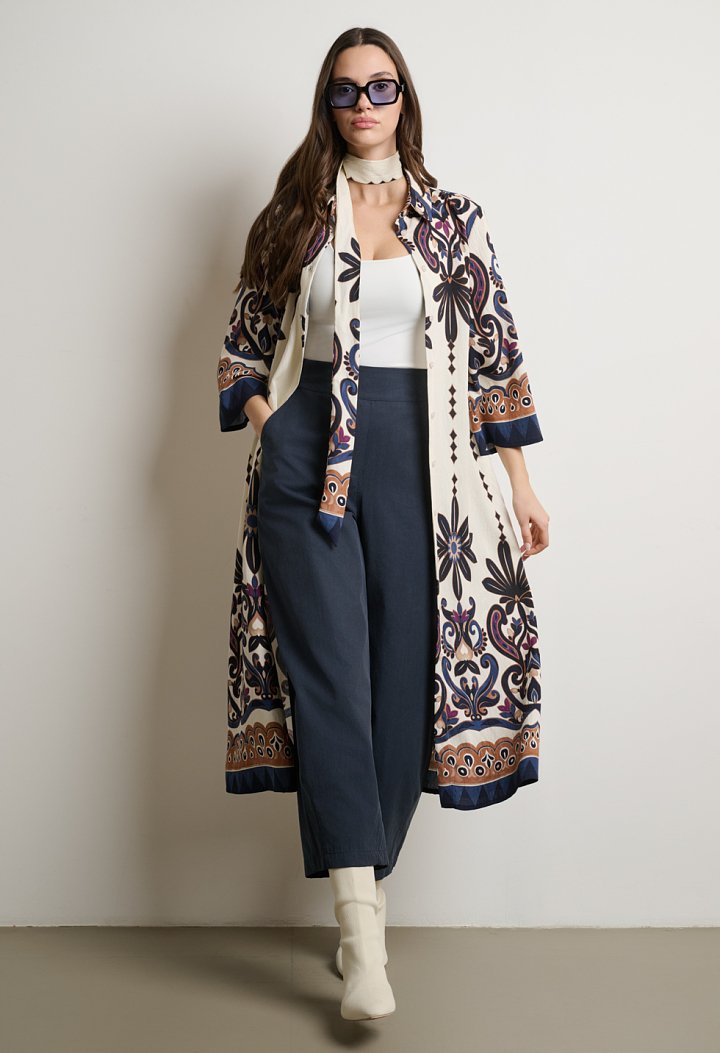 Straight-leg trousers with pockets