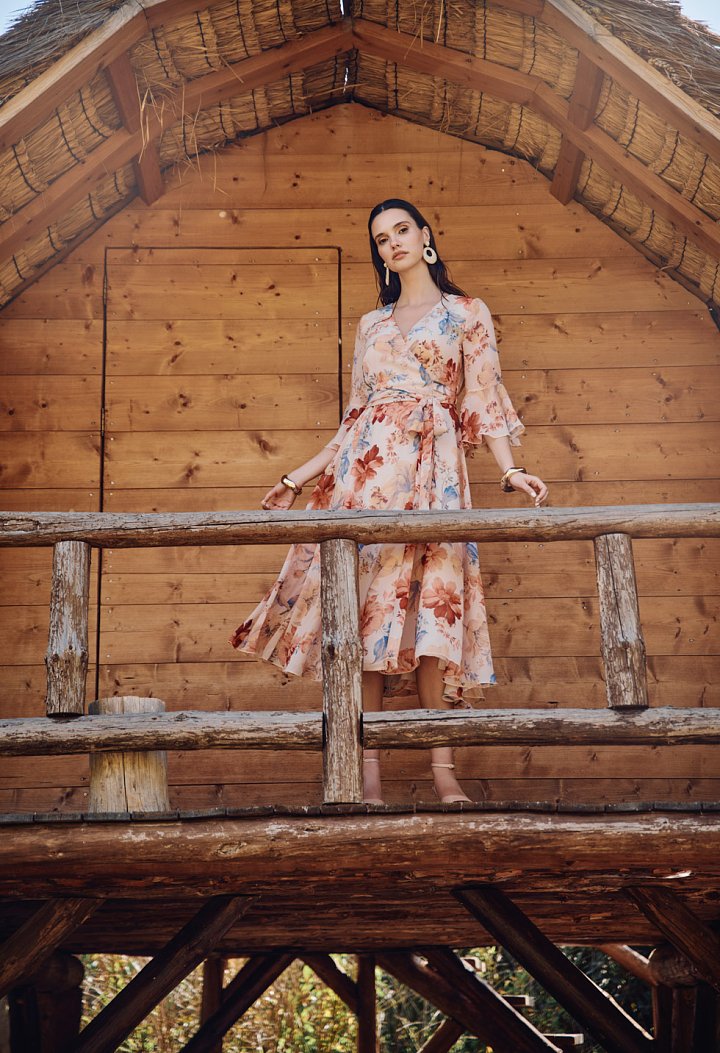 Floral midi κρουαζέ φόρεμα με ζώνη