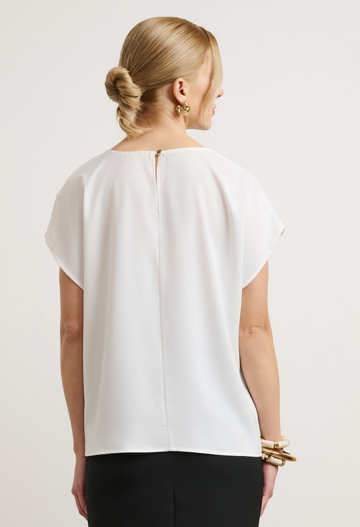 Blouse with ruffle detail and short sleeves