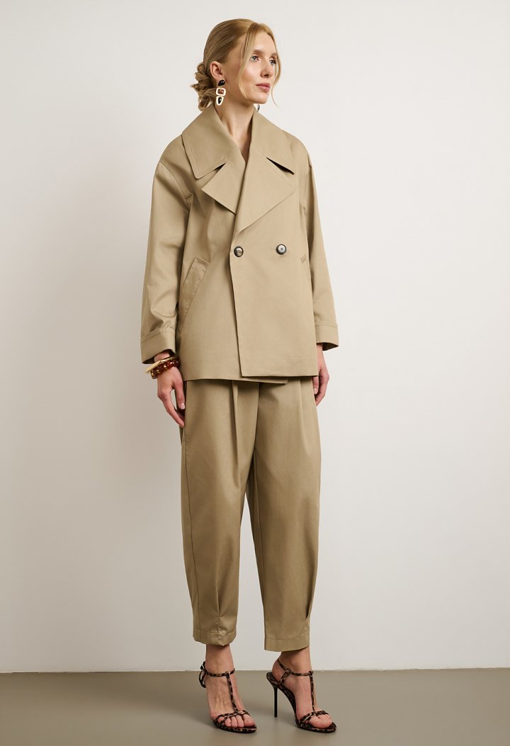 Relaxed-fit pleated trousers