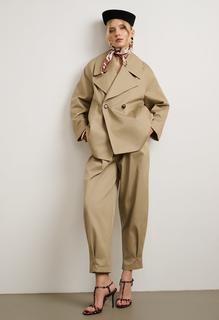 Relaxed-fit pleated trousers