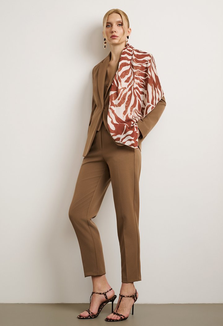 Straight-leg trousers