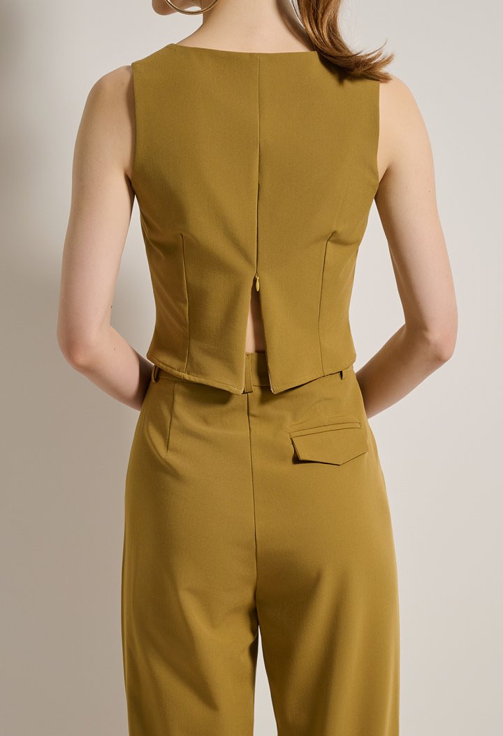 Sleeveless top