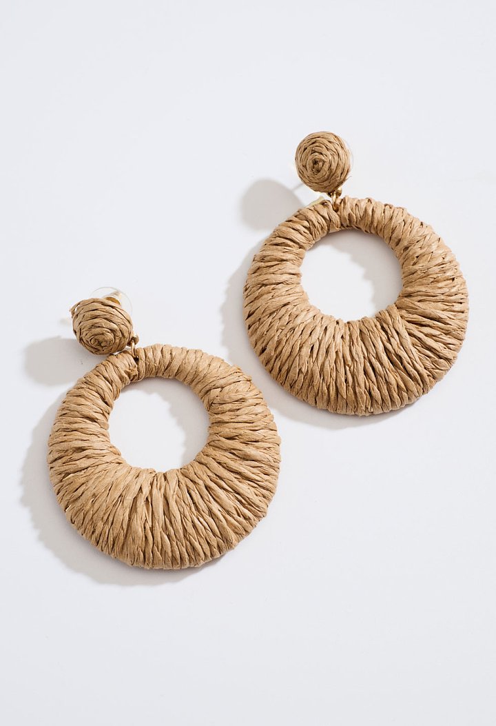 Στρογγυλά σκουλαρίκια από raffia