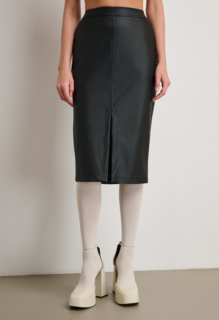 Midi skirt with slit