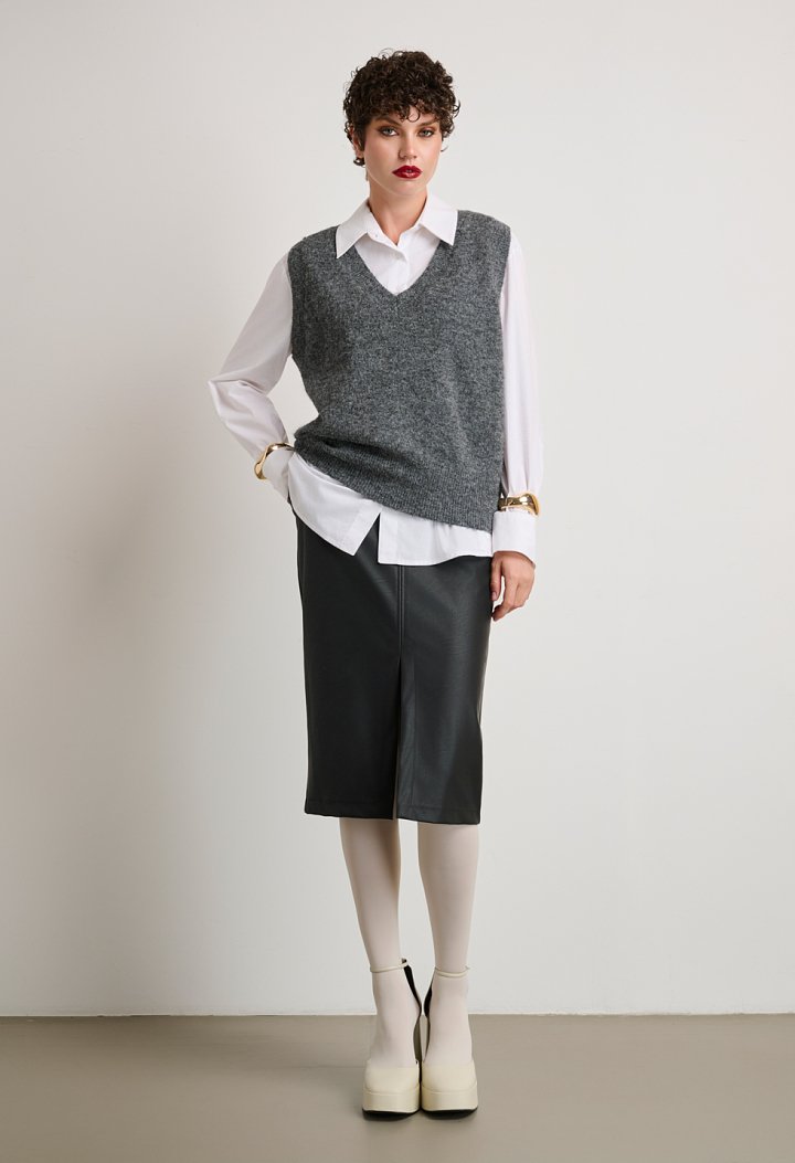 Midi skirt with slit