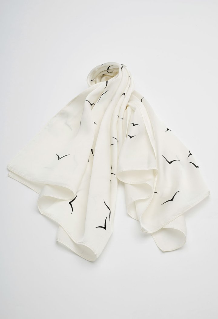 Minimal print scarf