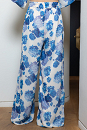 Wide-leg pants with floral pattern